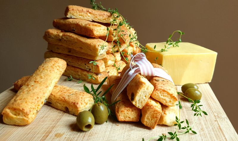 Garlic breadsticks side from Dions
